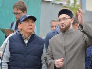 Глава Татарстана осмотрел с муфтием вакуфные объекты в Казани