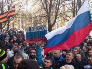 Россияне опасаются войны с Украиной, но хотят помогать «своим»
