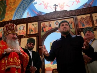 Власти Чечни привезли в республику православные святыни