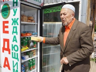 В казанской мечети установили холодильник для нуждающихся