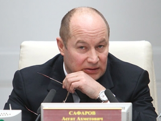 Заслуги Асгата Сафарова перед Чечней отметили медалью