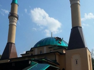 В мечеть Донецка угодил артиллерийский снаряд