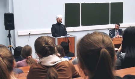 Мусульманский ученый встретился со студентами МГУ (видео)