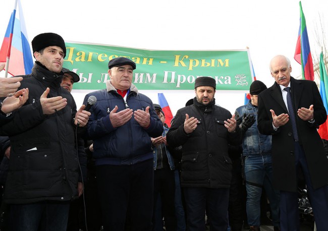 Стартовал массовый автопробег Махачкала-Симферополь в защиту Пророка