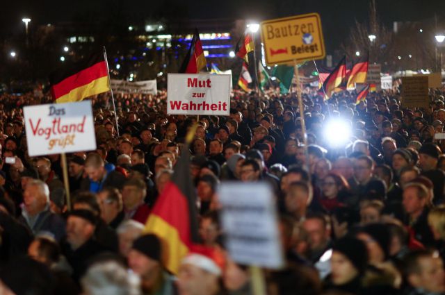 В Германии более 17 тысяч человек протестовали против исламофобов
