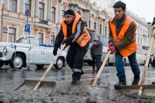Блогеры обвинили в кризисе мигрантов