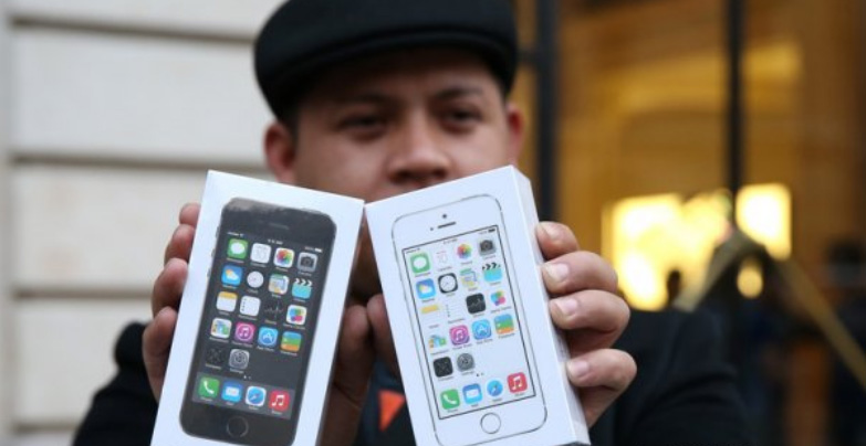 Компания Apple пытается сохранить российского потребителя