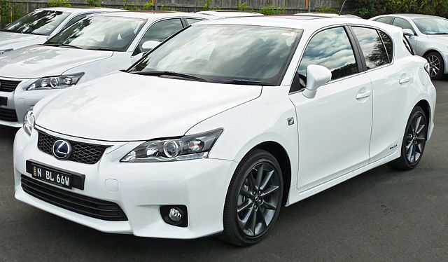 Все виды автомобилей марки «Lexus» в автосалоне «Лексус-Пулково»
