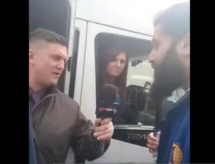 Бородатые мусульмане обратили в бегство нацрадикалов (ВИДЕО)