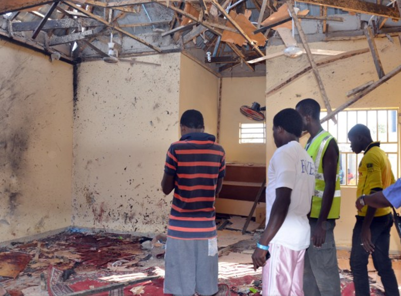 Десятки мусульман, включая детей, убиты во время намаза в мечети