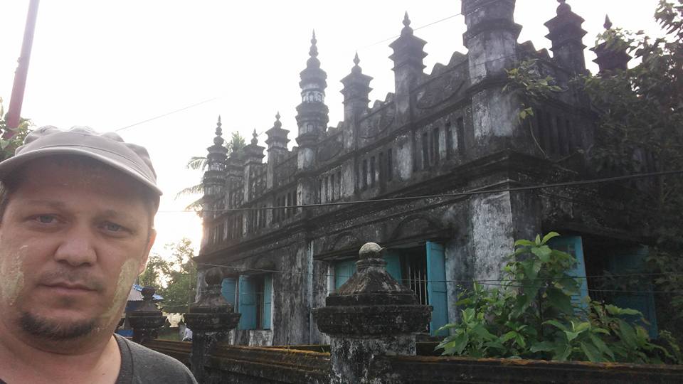 В Мьянме снесли 16 мечетей (ФОТО)