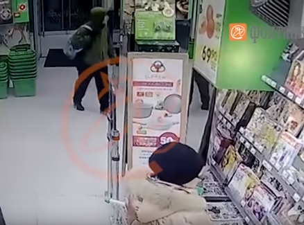 Взорвавший магазин в Петербурге попал на видео