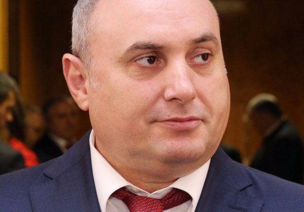 Стало известно, кто займется мэром Махачкалы