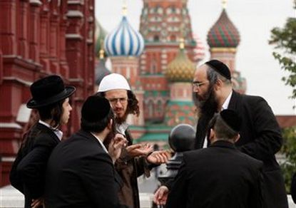 Россиян накажут за отказ от слежки за гостями-иностранцами