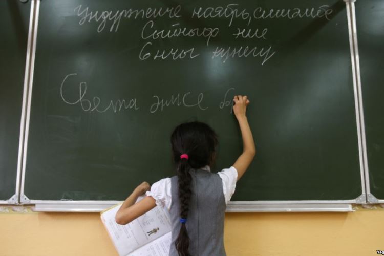 Национальным языкам в России предсказали исчезновение