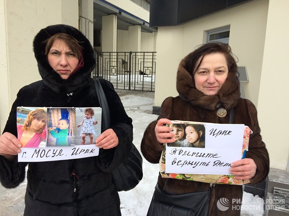 Названы имена освобожденных в Ираке россиянок. Их матери обратились к властям