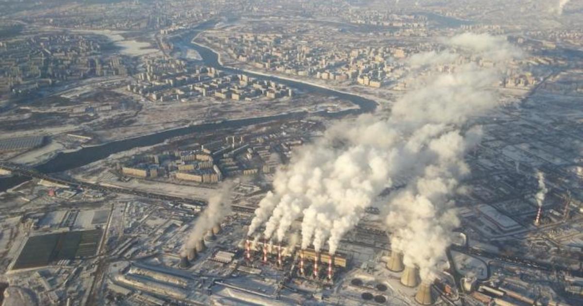 МЧС рекомендует москвичам сидеть дома и не открывать форточки