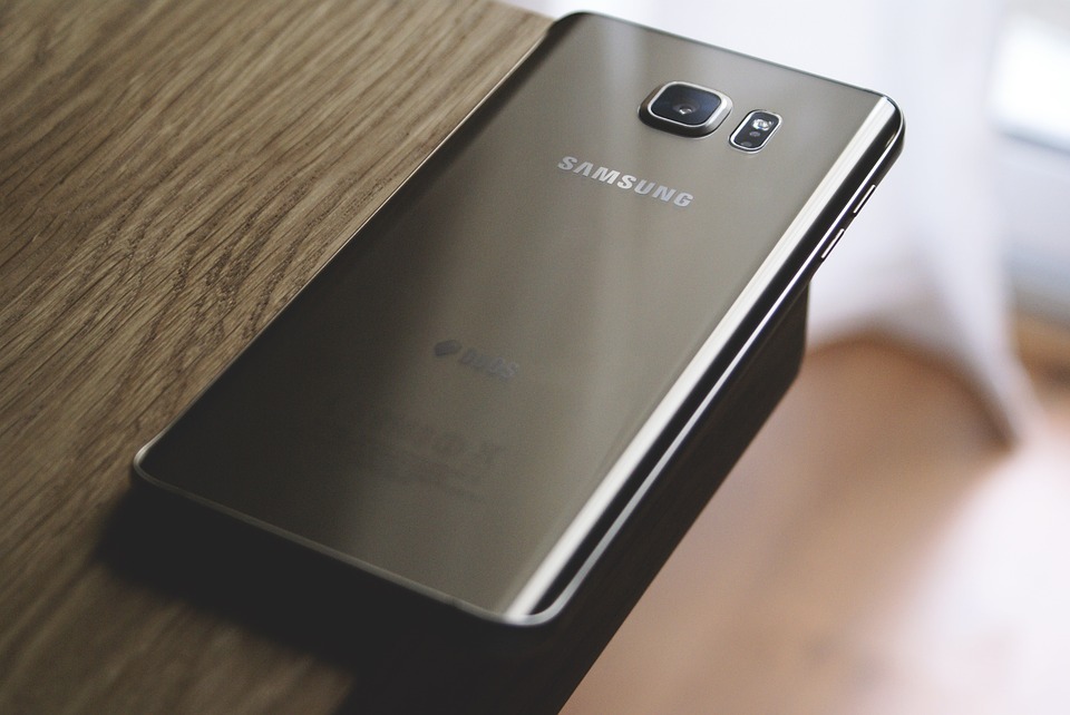 Чем отличается ремонт смартфонов от Samsung?