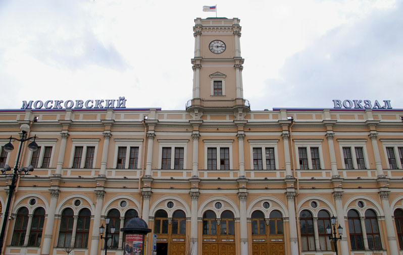 Предполагаемый вербовщик пытался уехать из Петербурга и попал под статью