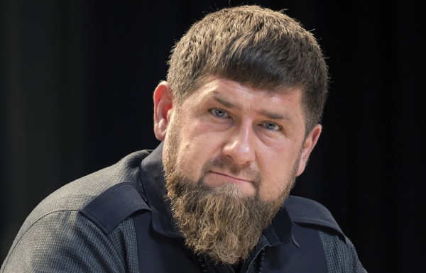 Кадыров рассказал, как вышел на “лесных” без оружия и исправил бывшего врага