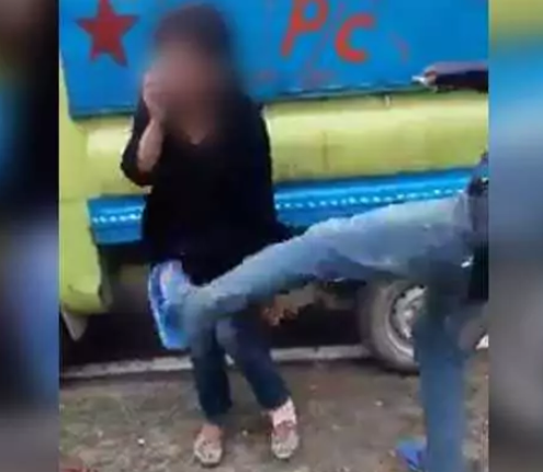 Жесткое избиение девушки за роман с мусульманином попало на камеру (ВИДЕО 18+)
