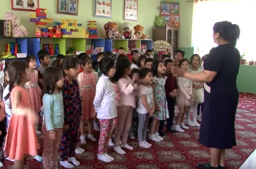 Таджикские дети стали звездами Рунета из-за клипа (ВИДЕО)