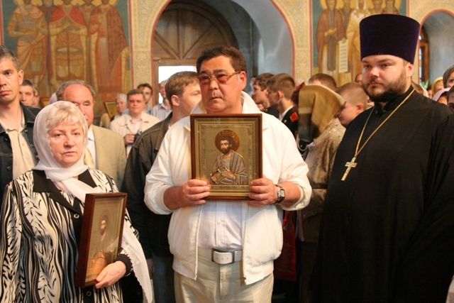 Патриарх поблагодарил “честного, мужественного и порядочного” Тулеева за помощь РПЦ