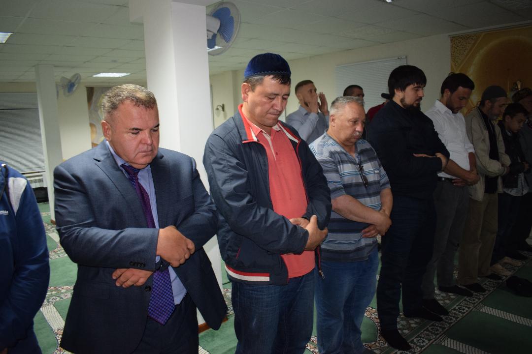 В “Штабе” татар за ифтаром обсудили проблему родного языка