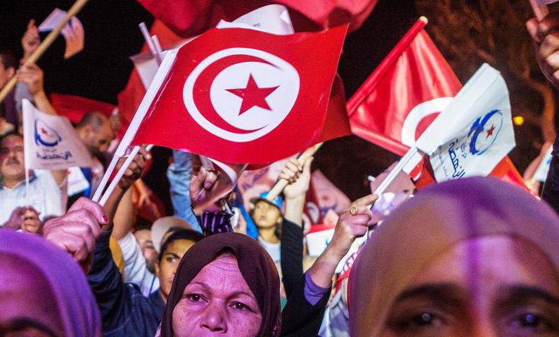 Исламская партия произвела фурор на выборах в Тунисе