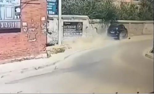 Юнец на внедорожнике раздавил бабушку с внучкой в Дагестане (ВИДЕО 18+)