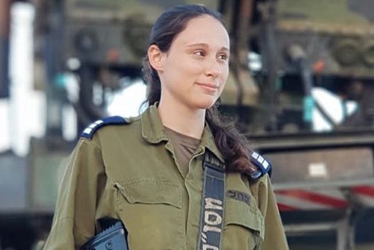 Раскрыта личность израильтянки в погонах, сбившей сирийский “Сухой”