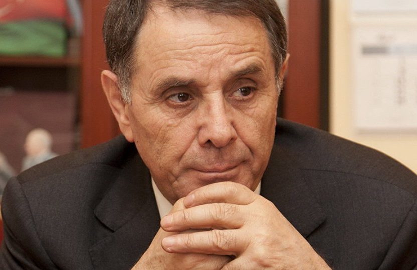 Азербайджанский премьер повторил подвиг Эрдогана с самоубийцей