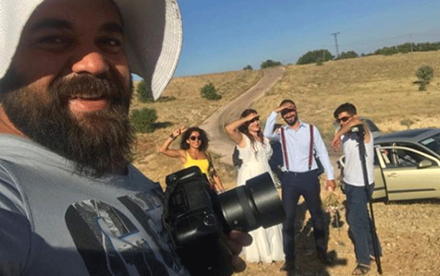 Турецкий фотограф избил жениха и вызвал горячее одобрение в соцсетях