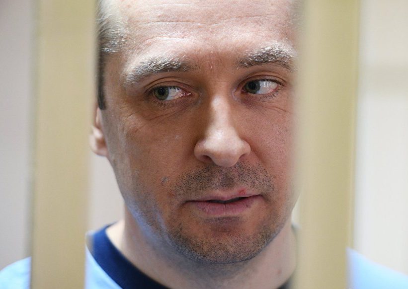 Полковой гигант. Дмитрий Захарченко оказался не только миллиардером, но и многоженцем
