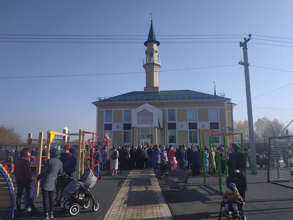 В Татарстане открыли мечеть со спорткомплексом