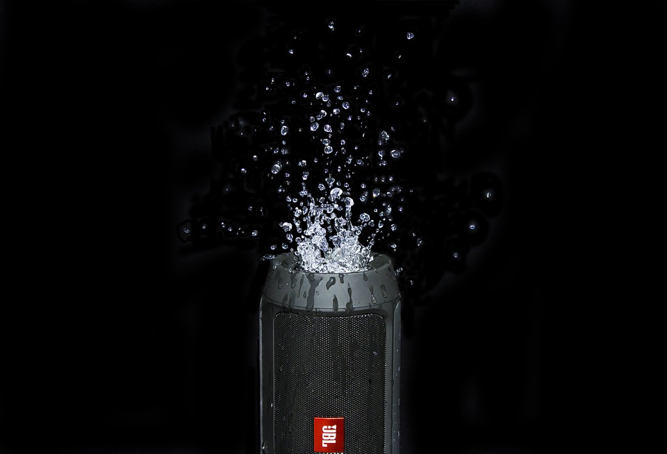 Современные и функциональные колонки от JBL