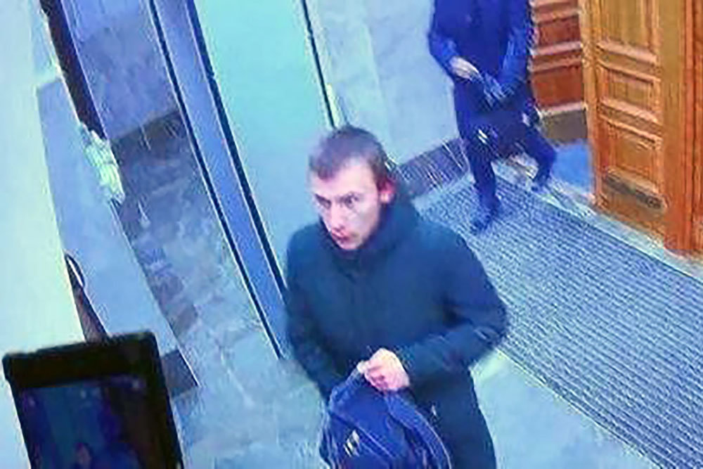 Бабушка взорвавшего здание УФСБ студента рассказала о его образе жизни и планах