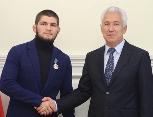 Глава Дагестана хочет взять Нурмагомедова в помощники