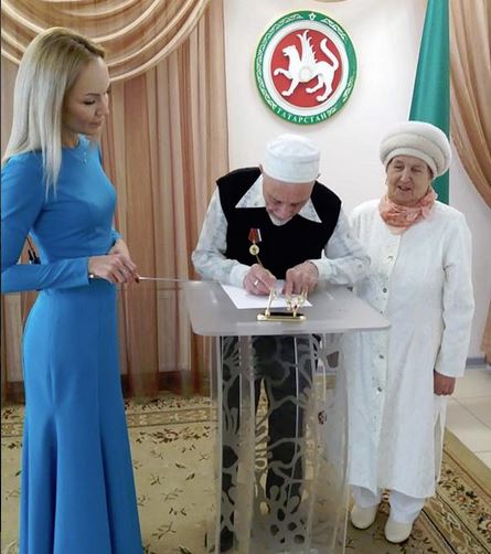 80-летнии молодожены не ограничились никахом